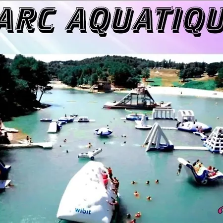 Escale Au Pied De La Cite * 카르카손