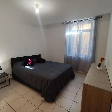 아파트 Escale Au Pied De La Cite